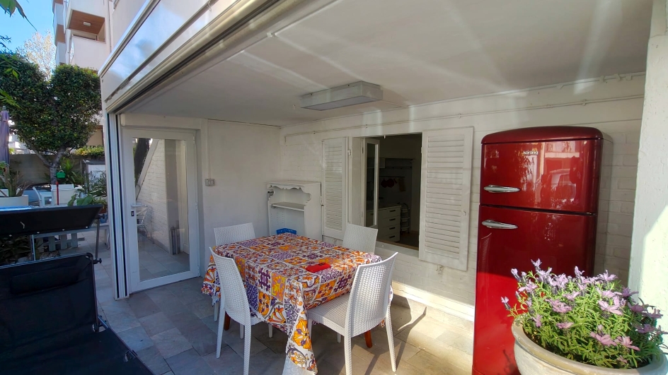 Veranda con gazebo